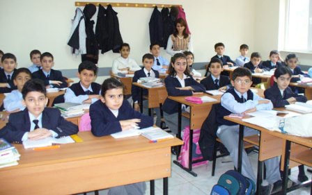Məktəblər sabahdan tətilə çıxır
